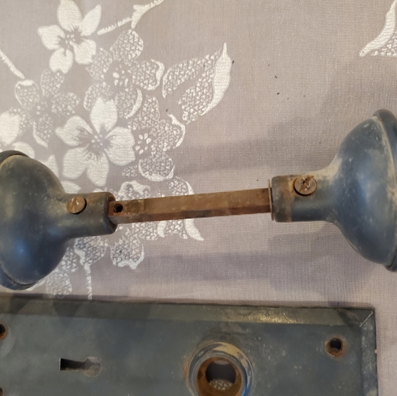 Vintage Americana Copper Based Door knob assembly - Picture 4 of 4